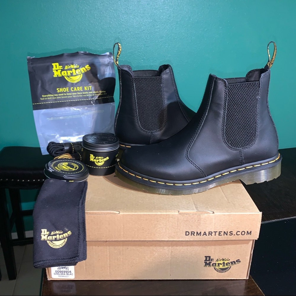 open to offers ✨ Dr. Martens Airwair Womens Size 9